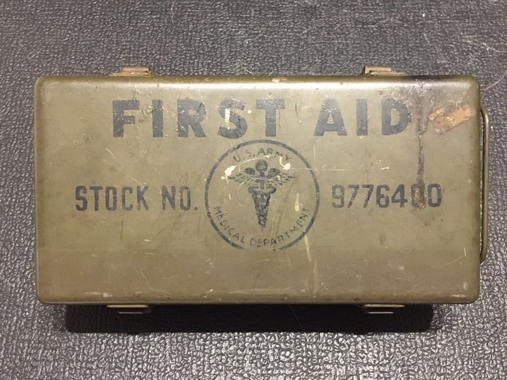 U.S. ARMY WWII VINTAGE FIRST AID KIT - GAS CASUALTIES ONLY 9776400 first aid kit . gas accident for 