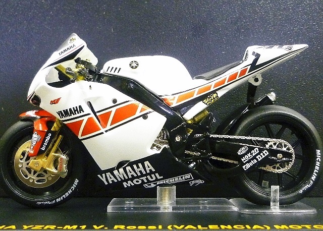ixo 1/24 ロッシ ＃46 ヤマハ YZR M1 ヴァレンシアグランプリ ヤマハワークスカラー YAMAHA YZR-M1 MotoGP 2005 イクソ製品_サンプル画像
