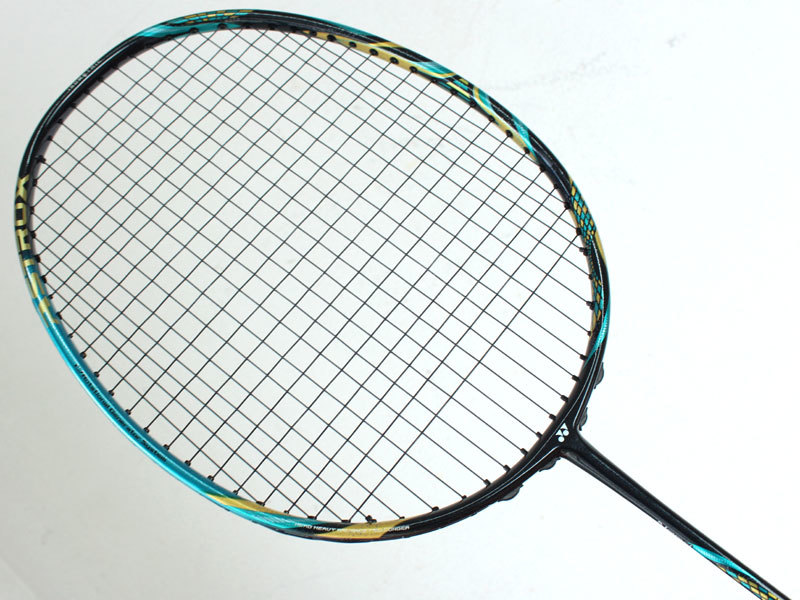 即決・美品】ヨネックス YONEX バドミントンラケット アストロクス88S