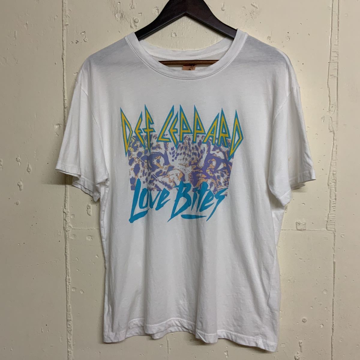 DEF LEPPARDデフレパード年ツアーTシャツレプリカバンドTシャツ古着ロックTシャツサイズＭ