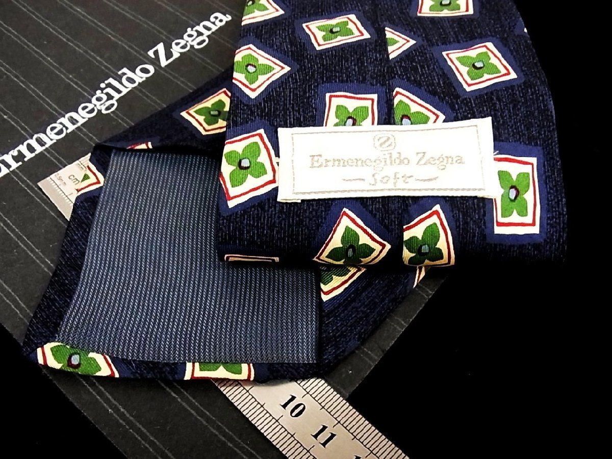 ♪今週の特売980円～♪2070♪良品【ZEGNA】ゼニア【花 植物 四角 柄】ネクタイ♪_画像2