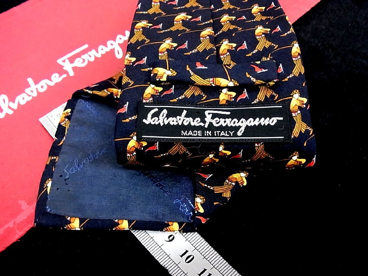 ♪今週の特売980円～♪1099♪状態並品【Ferragamo】フェラガモ【ゴルフ 旗 柄】ネクタイ♪_画像2