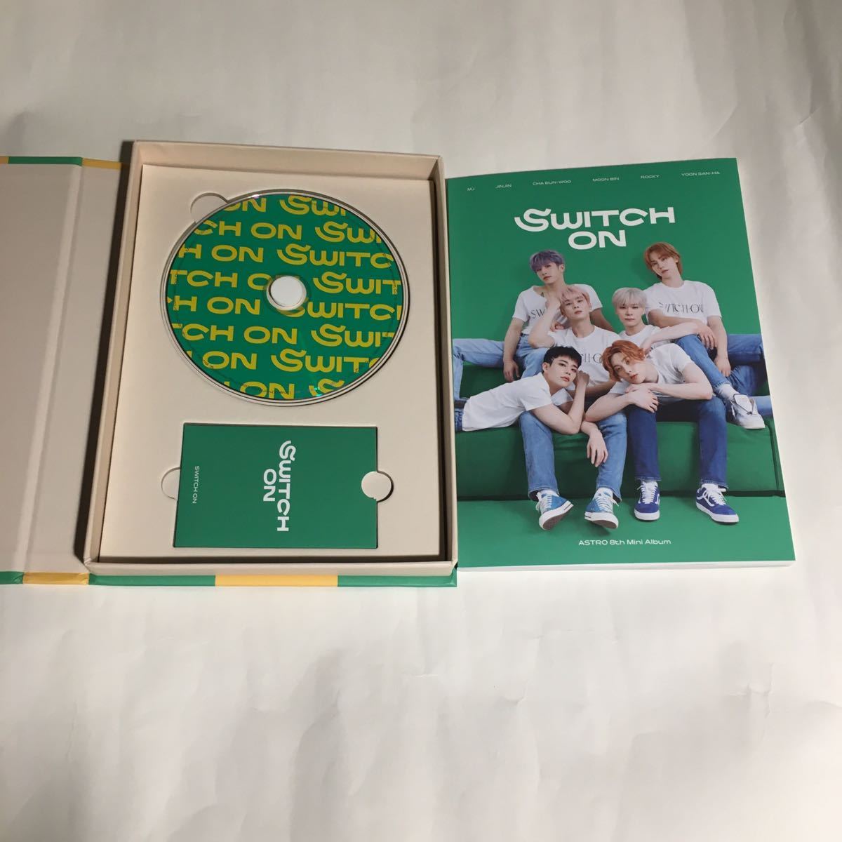 送料込み　ASTRO　CD　ステッカー　8th Mini Album　☆SWITCH ON☆　6曲　OFF ver.　韓国盤　K-POP_画像8