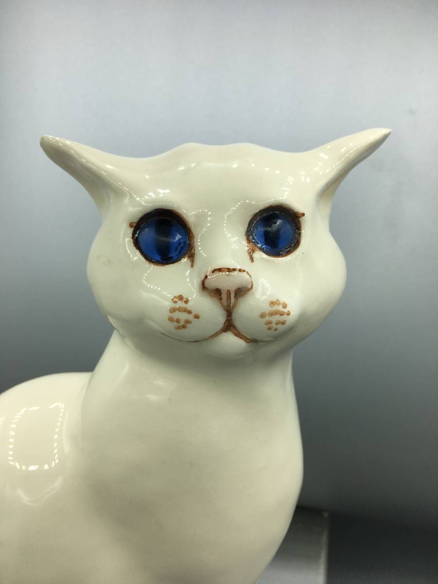 新品 目が合う ケンジントンキャット サイズ４ 白猫 ネコ 青目 置物 フィギュリン_画像2