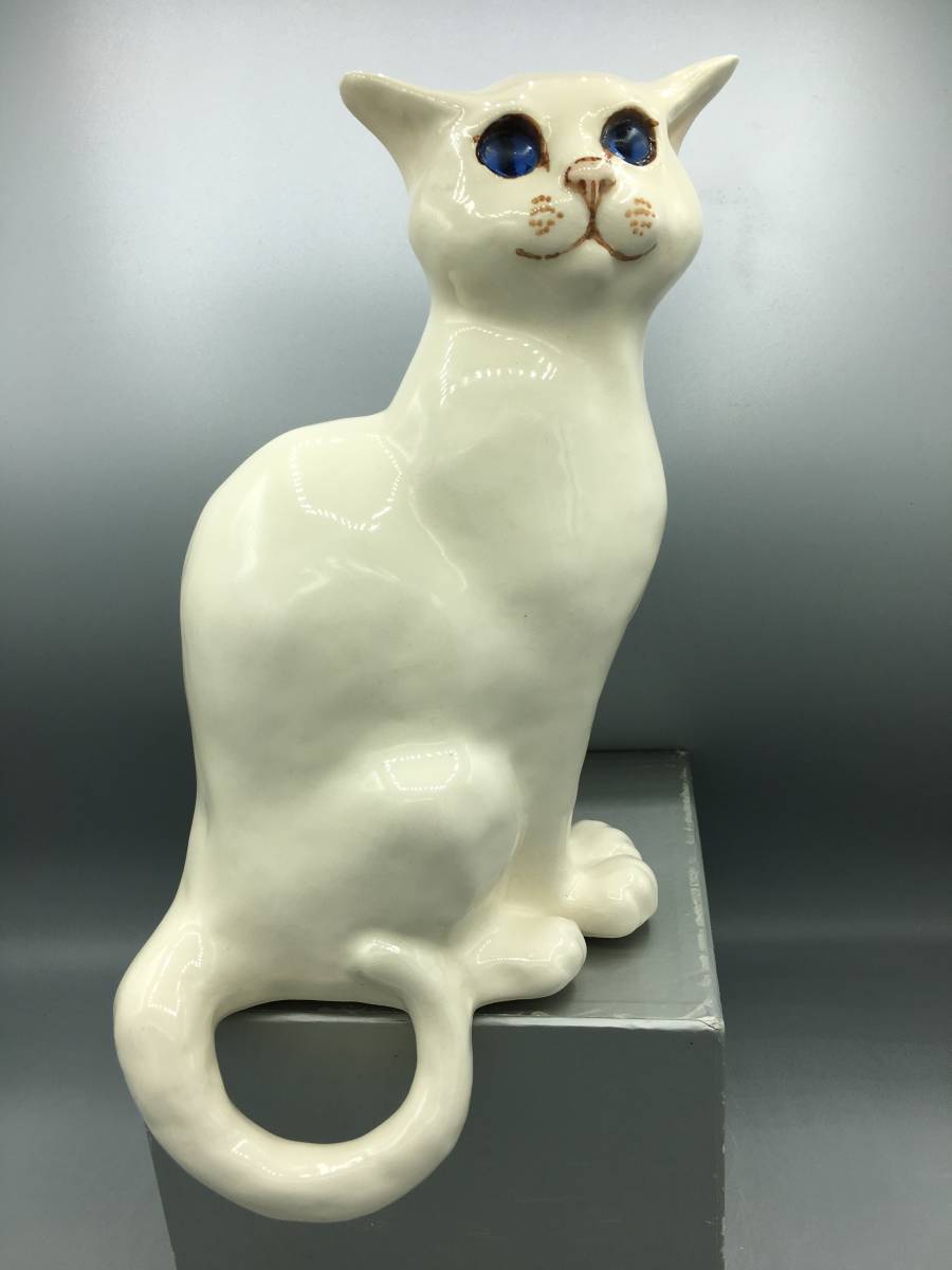 超高品質で人気の 新品 目が合う ケンジントンキャット サイズ４ 白猫 ネコ 青目 置物 フィギュリン 洋風