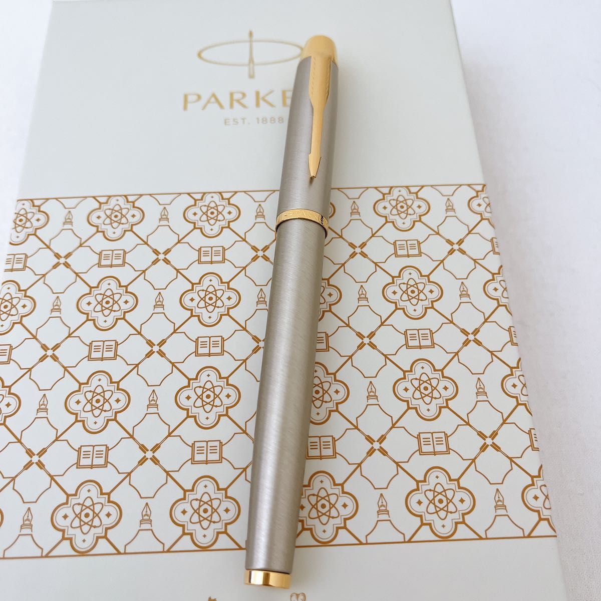 未使用　PARKER パーカー万年筆　レザーペンケース　ギフトボックスショッパー　販売証明書付