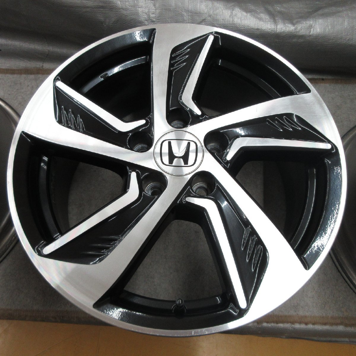 □送料無料 A2■ ホンダ RC オデッセイ純正 ■ 17×7J+55 ■ 5H PCD114.3 ■ ハブφ64 ◇ ４本 ◇ ＃2 ブラック/ポリッシュ系 5本/スポーク_画像4