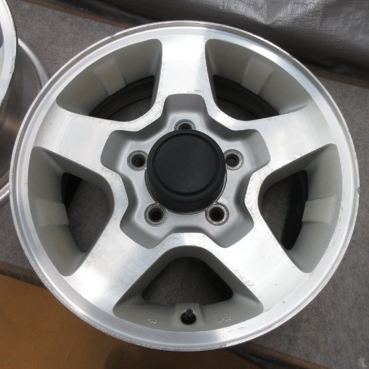 * free shipping A2# Mazda AZ off-road original # 16×5.5J+22 # 5H PCD139.7 # hub diameter φ105 * 4ps.@* JWL-T equipped silver / polish series 