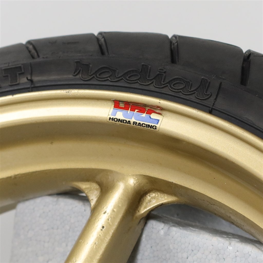 !VFR400R/NC30 HRC TT-F3 комплект Magne sium переднее колесо 17×3.50 φ20mm (H0704A14)1989 год 