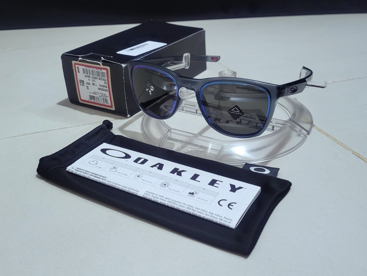 人気激安 TRILLBE OAKLEY 新品 正規品 X OO9340-1552 サングラス BLACK