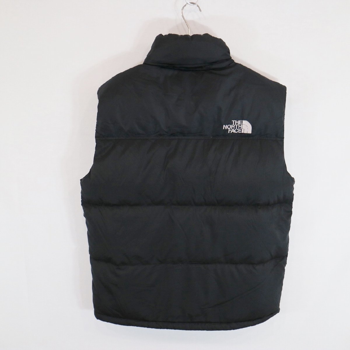 THE NORTH FACE ノースフェイス ヌプシ ダウンベスト アウトドア キャンプ 防寒 ブラック ( メンズ L ) 中古 古着 N4638_画像2