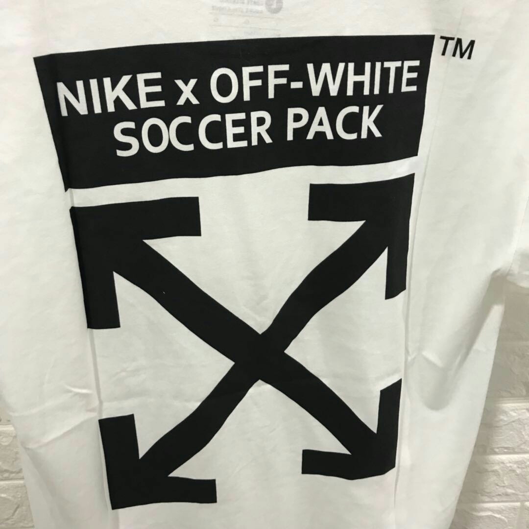 Nike Off足球包Nike T卹短袖白色L Nike Off soccer pack ナイキ Ｔシャツ　半袖　ホワイト　L
