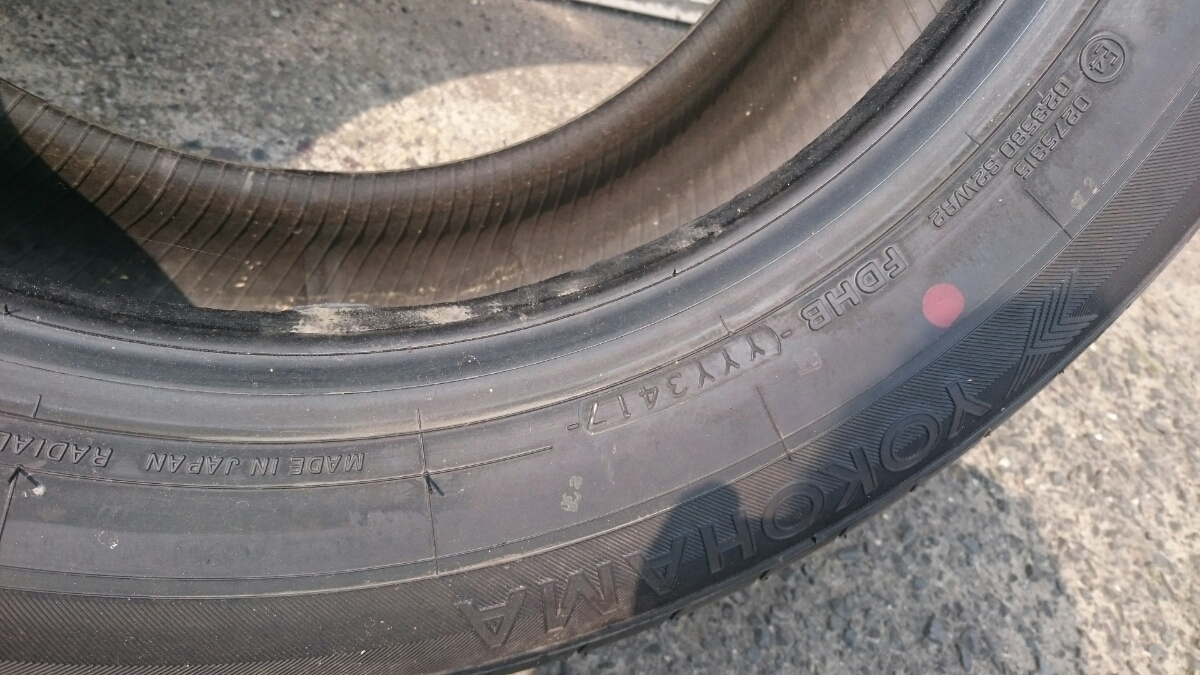 Velfire新車未使用未使用215 / 65R16橫濱藍色地球E51 4件套成立於2017年Estima Alphard Elgrand等    原文:ヴェルファイア新車外し 未使用 215/65R16 ヨコハマ ブルーアースE51 4本セット 2017年製造 エスティマ アルファード エルグランド等に