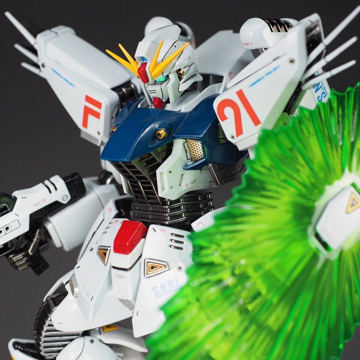 MG ガンダム F91 Ver.2.0 改修塗装済完成品 メタルビルド風塗装 水転写デカール使用 箱付き (機動戦士ガンダムF91)