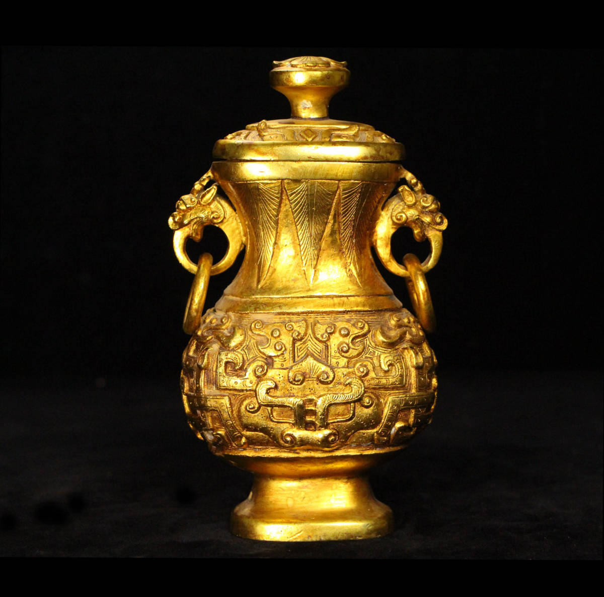 お歳暮 【古寶奇蔵】銅製・塗金・雙獣耳瓶・置物・賞物・中国時代美術