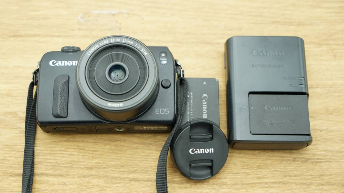 8360 美品 Canon EOS M + EF-M 22mm 2 STM