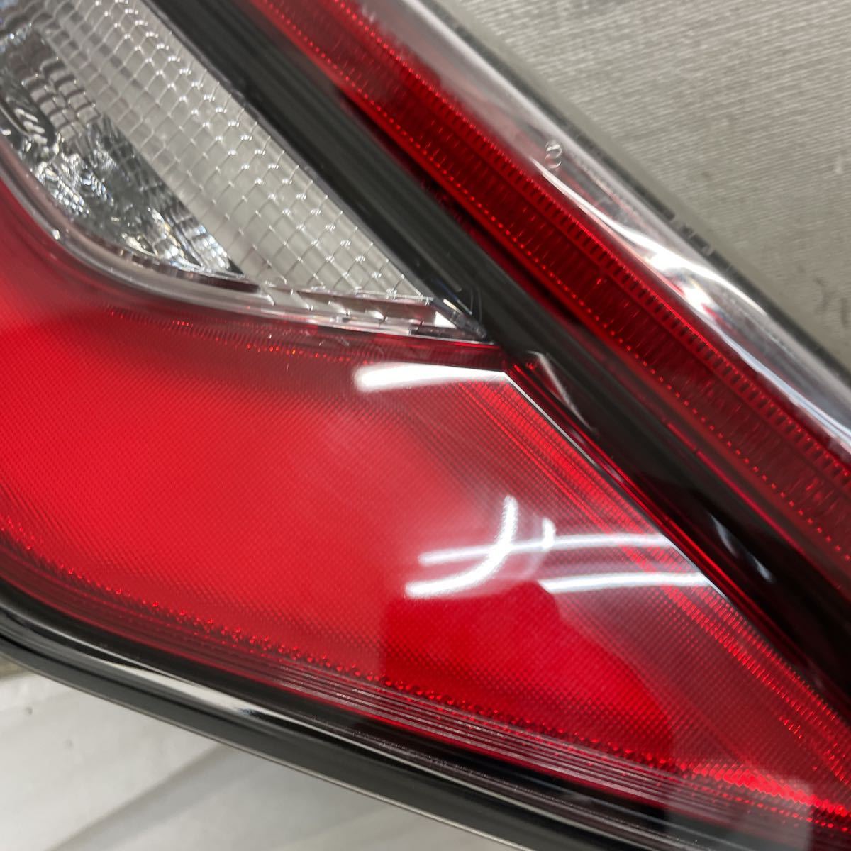 50系 エスティマ アエラス 後期 4型 純正LEDテールランプ 左側 50系 エスティマ アエラス 後期 4型 純正LEDテールランプ 左側