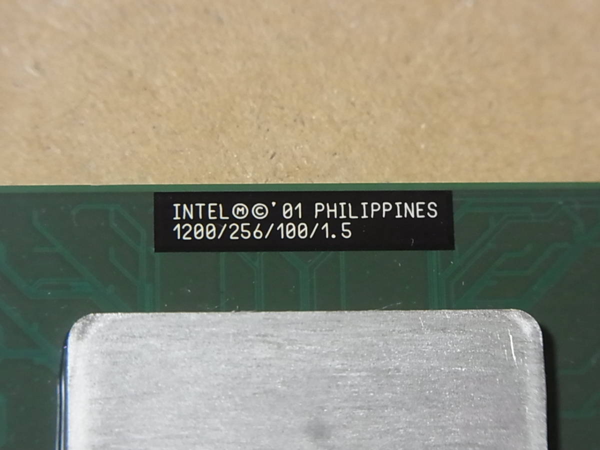 *Intel Celeron 1.20GHz SL6C8 1200/256/100/1.5 Tualatin Socket 370 (Ci0639)