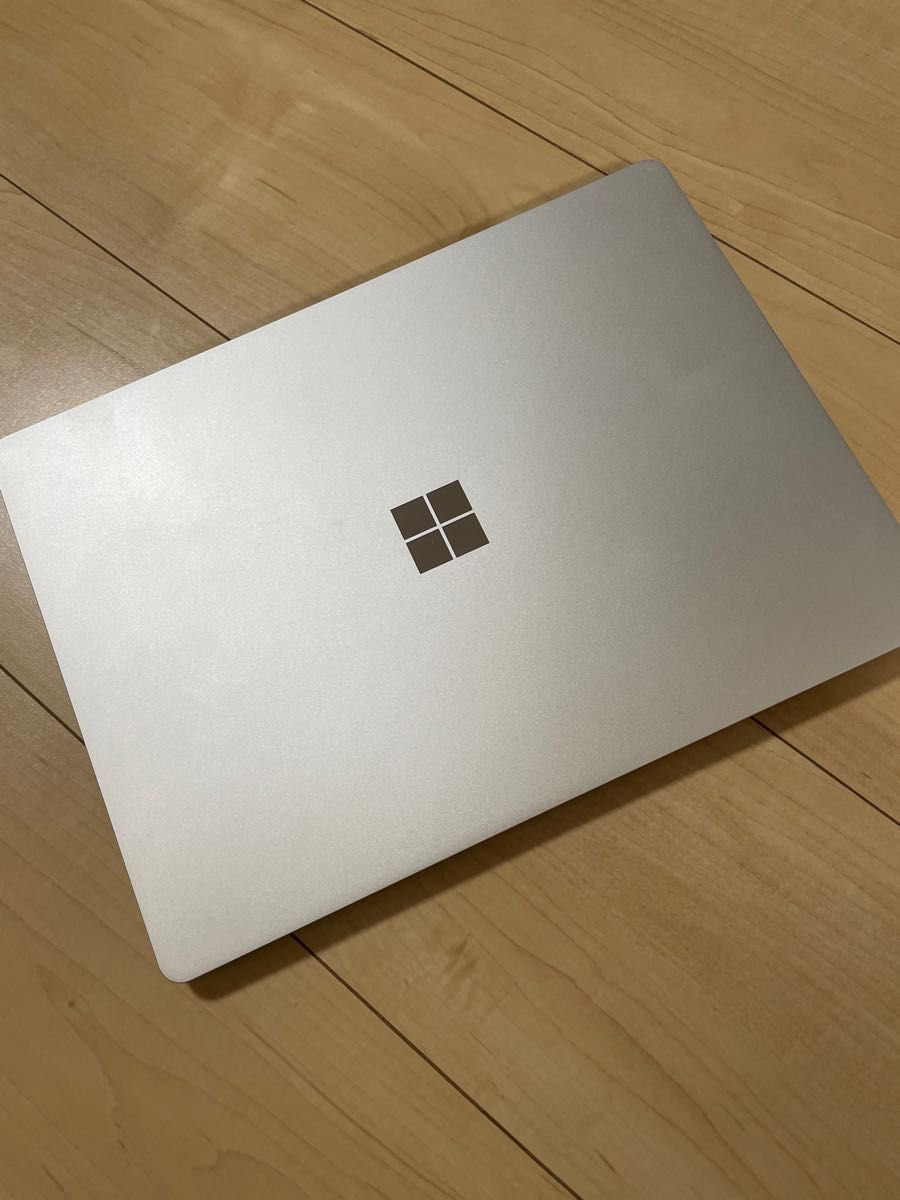 マイクロソフト 1ZO-00020 Surface Laptop Go i5／4／64 ノートパソコン プラチナ