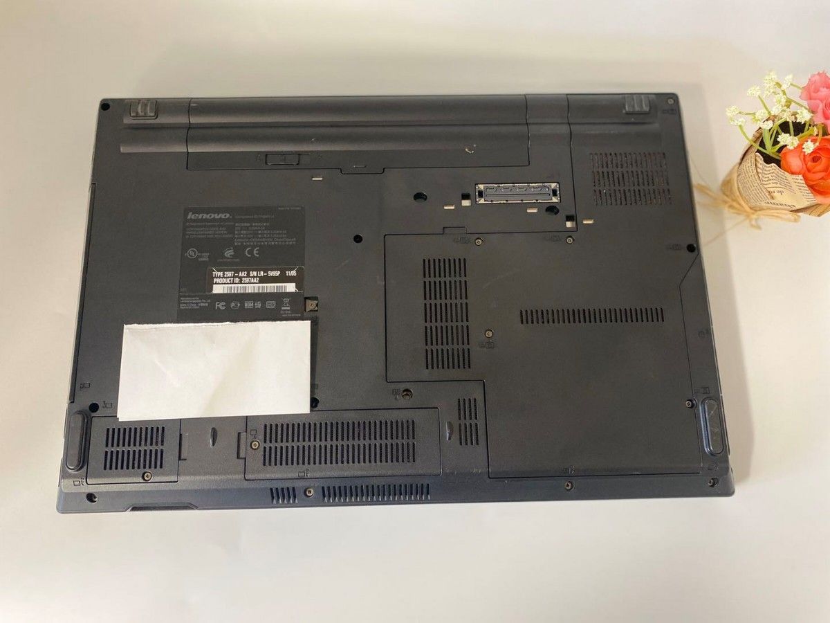 THINKPADノートパソコン OFFICE2016認証済み SSD240 i5-