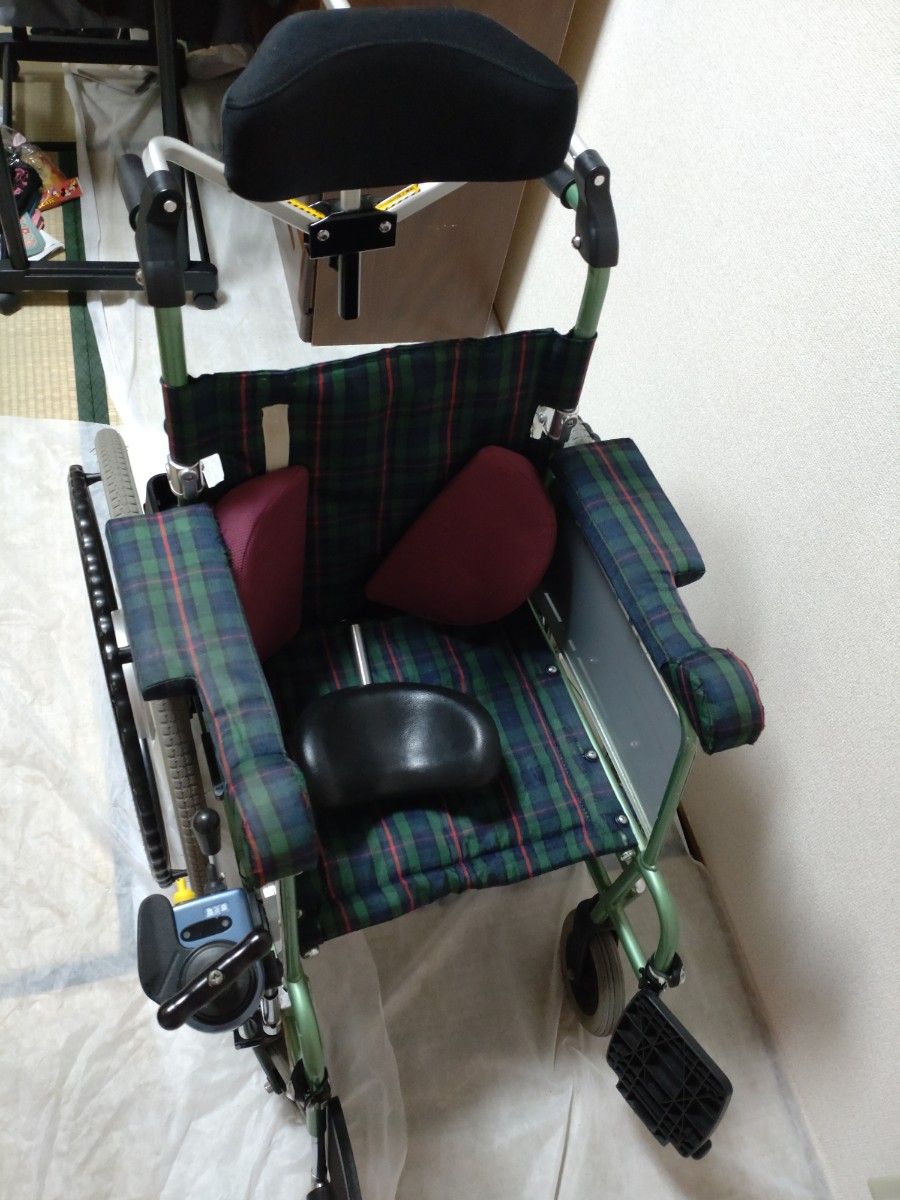 電動車椅子 ヤマハJW1 頭囲保持装置付き ニッケル水素電池 充電器付き   カワムラサイクル 介護用品 折り畳み 電動車椅子