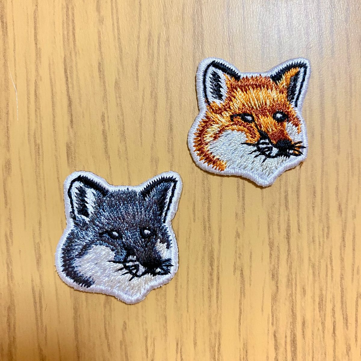 MAISON KITSUNE 風 ワッペン 2種セット メゾン キツネ 服 刺繍 MAISON KITSUNE 風 ワッペン 2種セット メゾン キツネ 服 刺繍