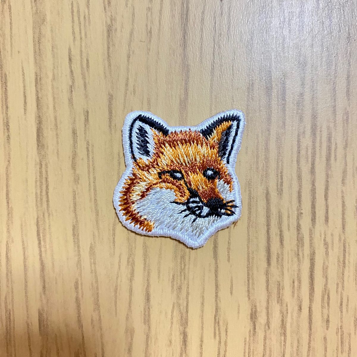 MAISON KITSUNE 風 ワッペン 2種セット メゾン キツネ 服 刺繍 MAISON KITSUNE 風 ワッペン 2種セット メゾン キツネ 服 刺繍