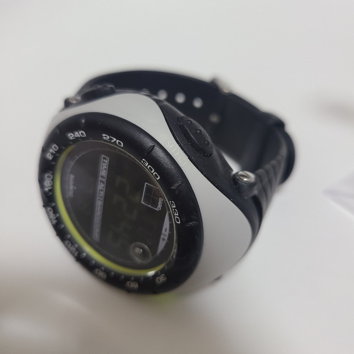 稼働品 限定品 SUUNTO スント VECTOR ベクター 腕周りフリー キャンプ