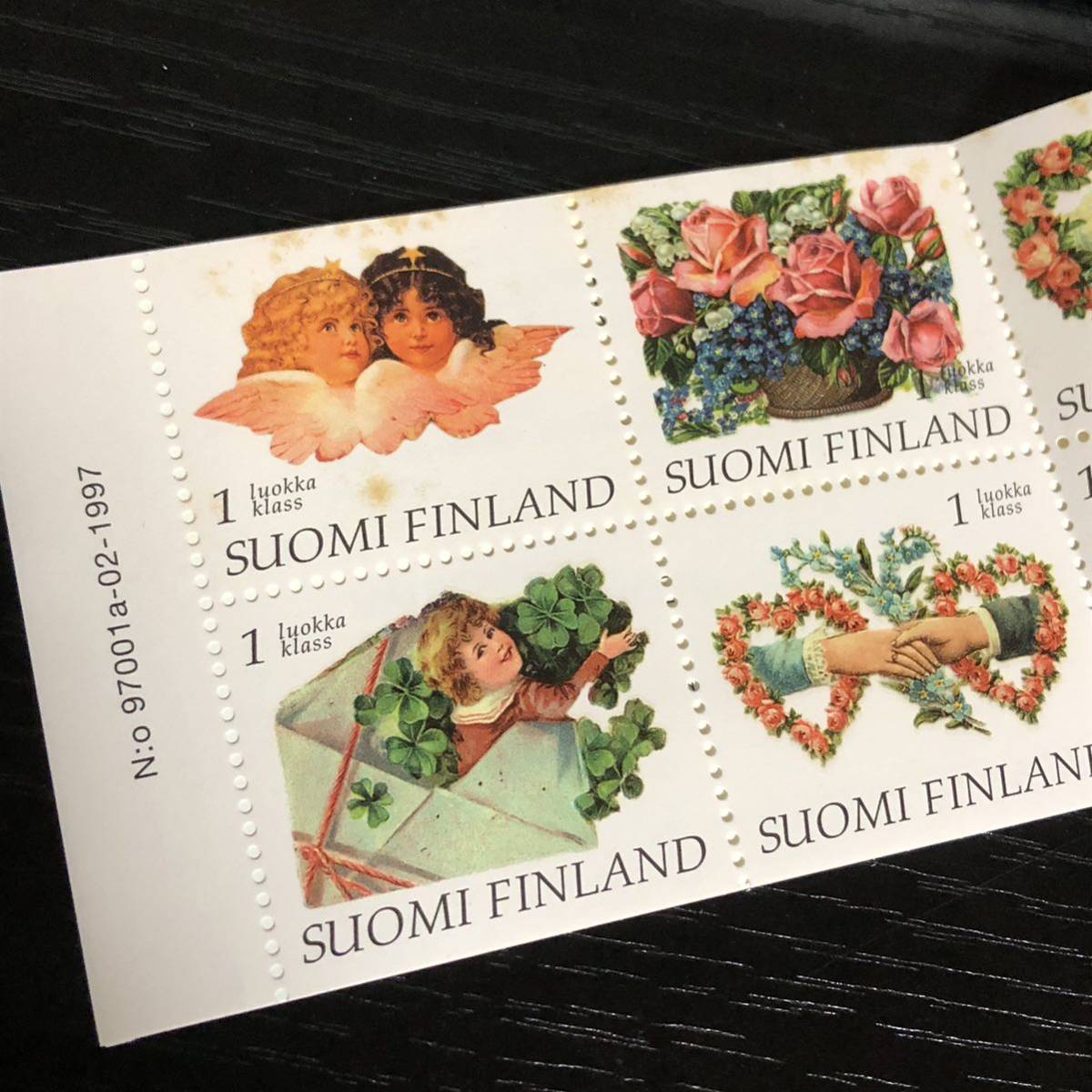 suomi finland フィンランド共和国　切手８種　ミニアルバム　未使用_画像2