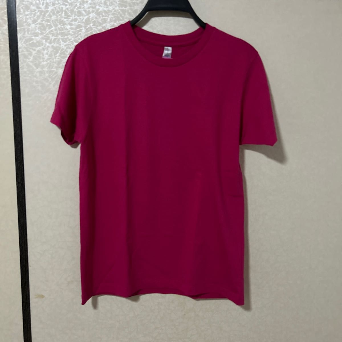 無地　濃いピンク半袖Tシャツ