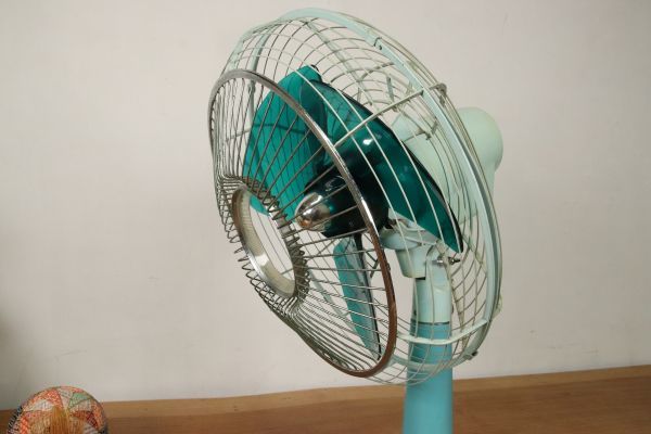 BE188 Showa Retro Hitachi HITACHI D-687 electric fan also box attaching 