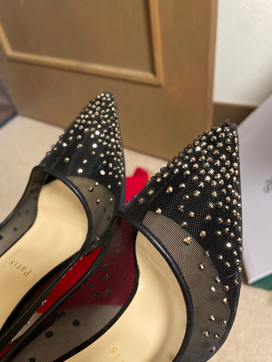 美品!早い者勝ち!結婚式やパーティー★正規品クリスチャンルブタン 繊細なスタッズ シースルー メッシュ ブラック 黒 定番パンプス