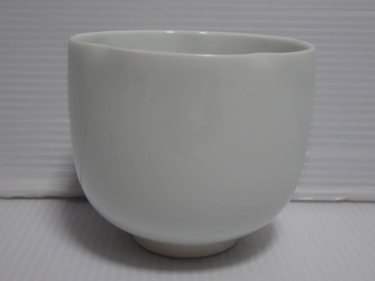  unused storage goods Arita . white porcelain plum small bowl 5 customer .... front rice field .. work direction attaching also box 