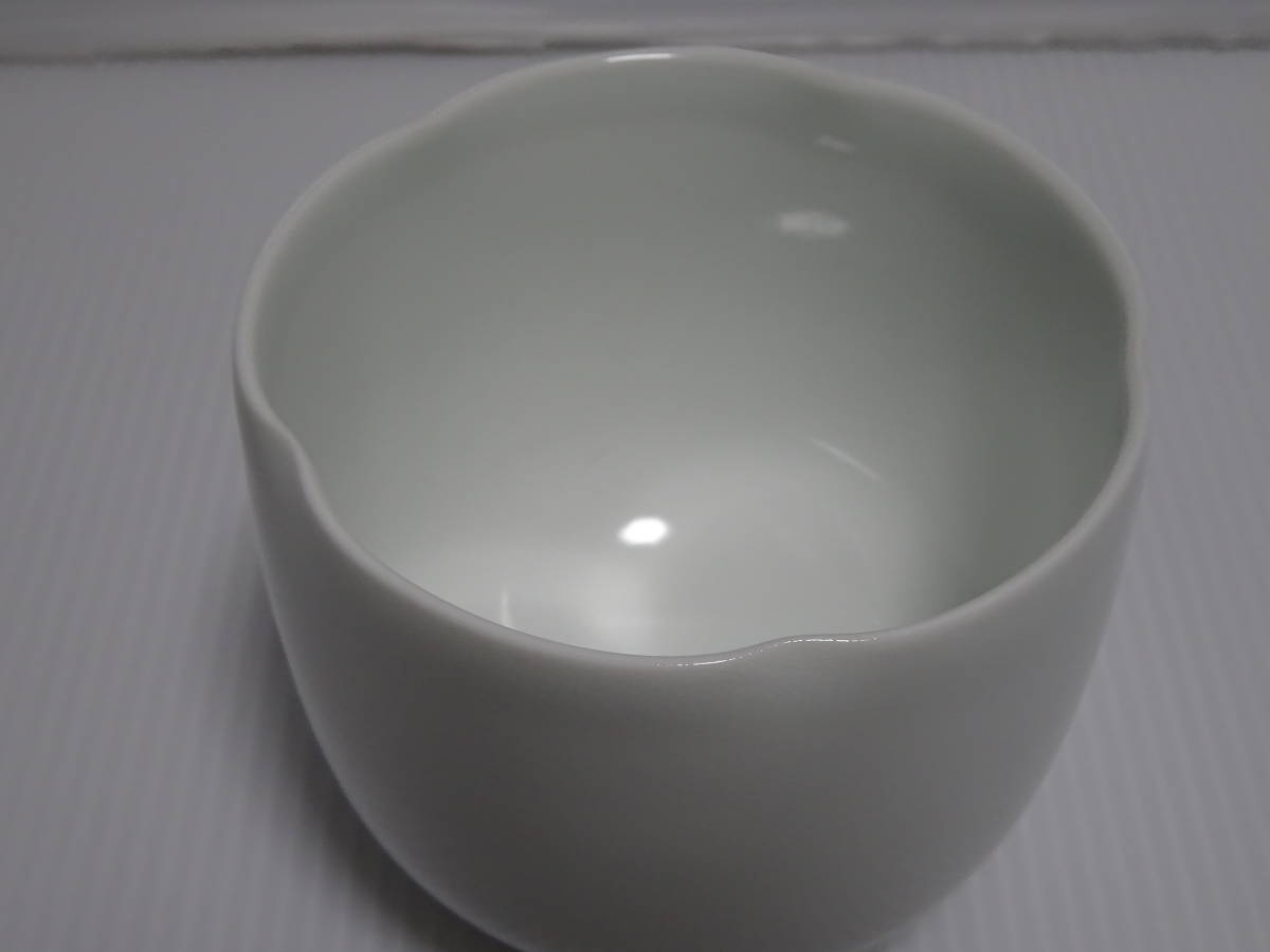  unused storage goods Arita . white porcelain plum small bowl 5 customer .... front rice field .. work direction attaching also box 