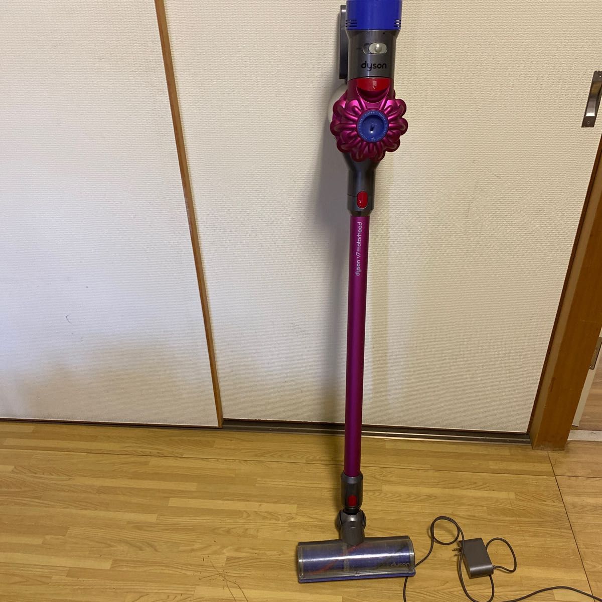 SV11 スティッククリーナー Dyson V7 Motorhead