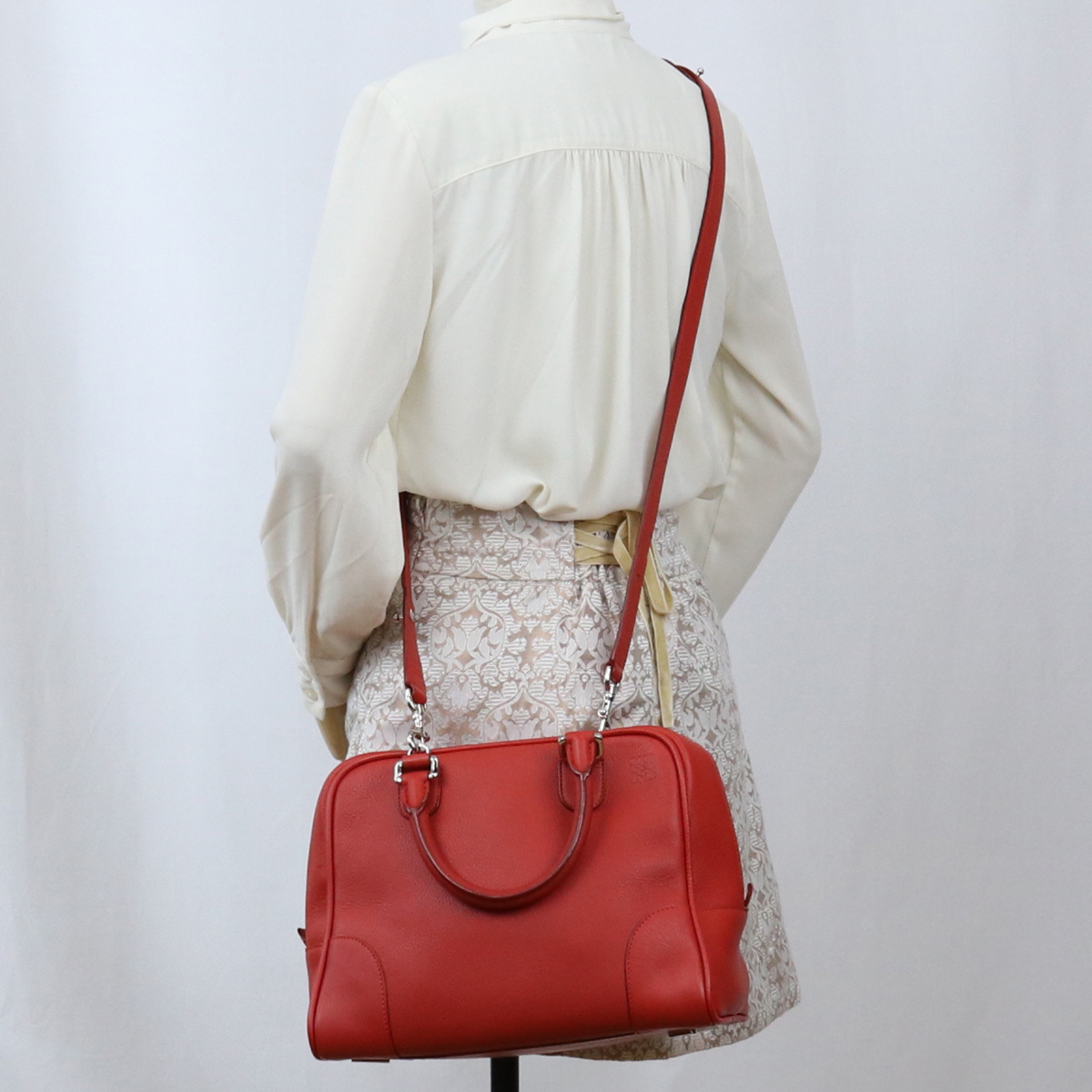 国内外の人気 301.30.L03 アマソナ75 ロエベ LOEWE ハンドバッグ