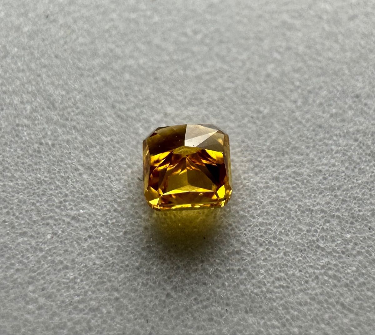 オレンジダイヤモンドルース　Fancy Vivid Yellowish Orange Diamond VS1 0.15ct