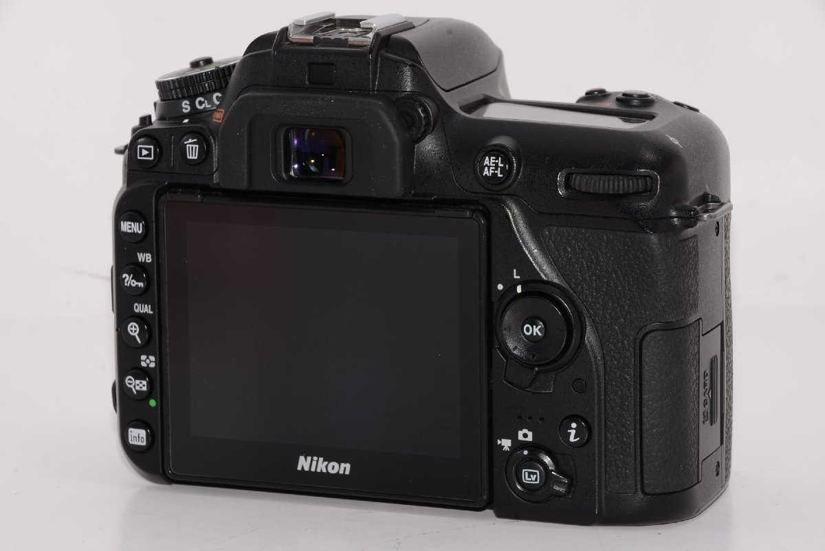 でおすすめアイテム。 【外観特上級】Nikon デジタル一眼レフカメラ