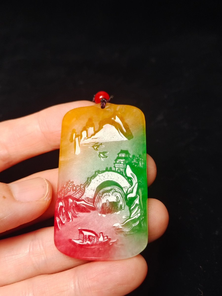 ◇古寳堂◇清翡翠製細密彫三色山水ペンダント根付裝身具極細工古置物古