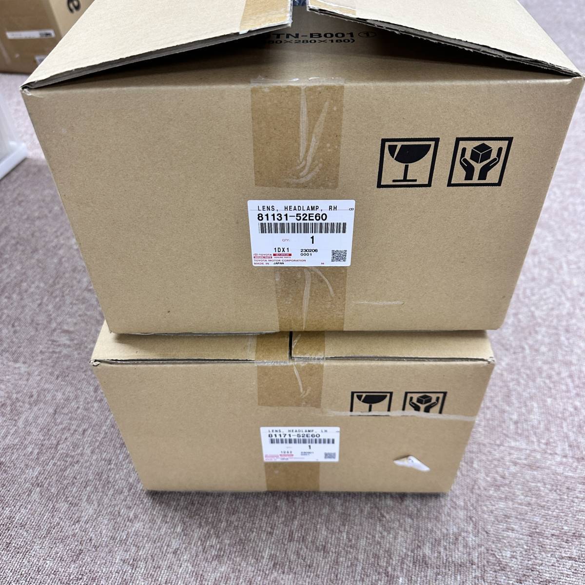トヨタ Toyota アクア NHP10 ヘッドライトレンズ ヘッドランプレンズ