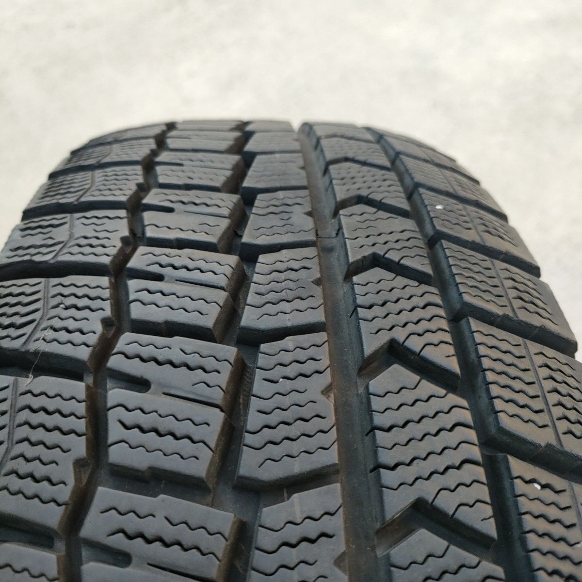 15インチ　全国送料込　スタッドレスタイヤ　4本セット　195/65R15