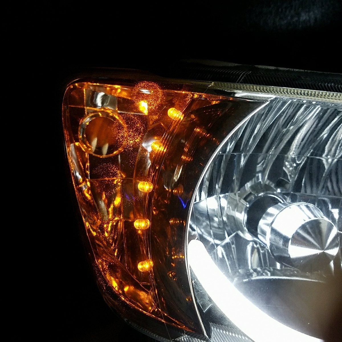 售完豐田bB 20系列一次性大燈HID模型矽加工LED加工 原文:売り切り　トヨタ bB 20系 ワンオフヘッドライト　HIDモデル　シリコン加工　LED加工