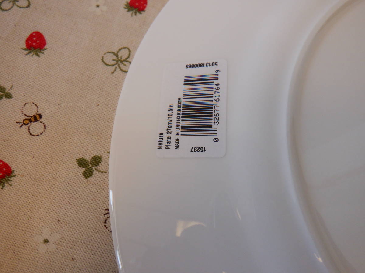 C7　ＷＥＤＧＷＯＯＤ『ウェッジウッド★ＮＡＴＵＲＥ　植物のレリーフ模様の真っ白な大皿～直径２７ｃｍ　英国製』～箱付き レンジOK!　_画像6