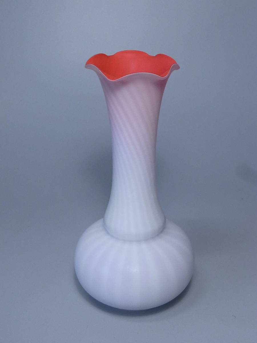 日本代購代標第一品牌【樂淘letao】－□綺麗なガラスの花瓶/輪花白被せ