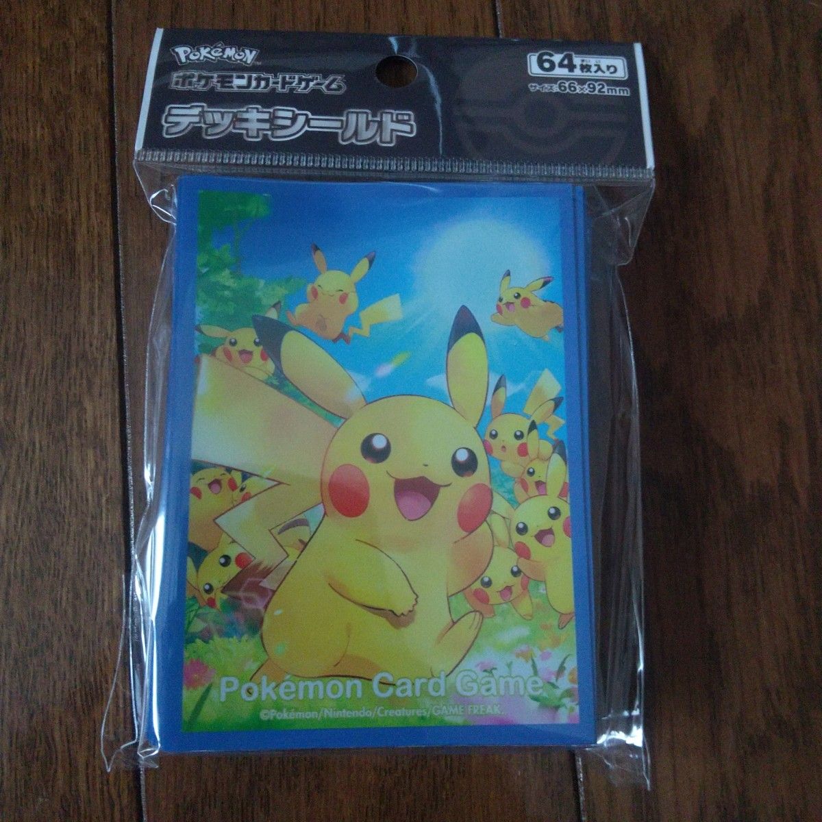 【即日発送】デッキシールド　ピカチュウ大集合 セット売り スリーブ  ポケモンカード ピカチュウ