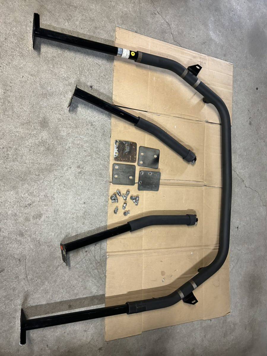 * Cusco Honda DC2 Integra type R 4 point type roll bar 