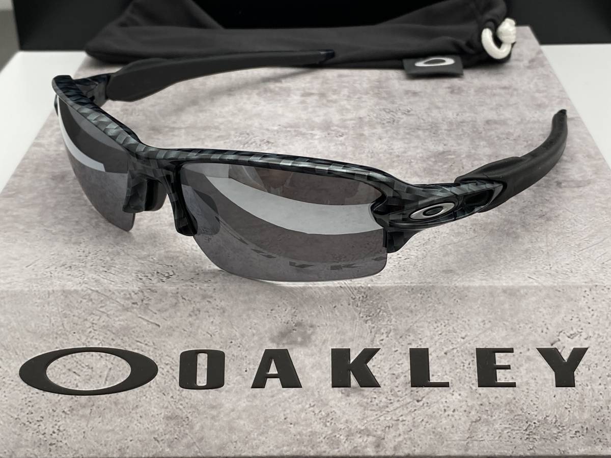 偏光☆OAKLEYオークリー FLAK2.0 フラック Carbon Fiber黒ブラック