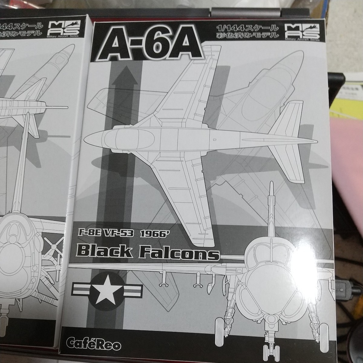 1カフェレオ /144 F-4D 1972 T RIPLE NICKEL A-6A VA-85 Black Falcons イントルーダー [F-8E VF-53 1966' Iron Anagels 3機セットの画像1