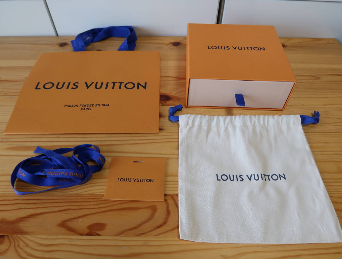 Louis Vuitton Purse Box, LOUIS Shopping Bag, Ribbon, Gift Card