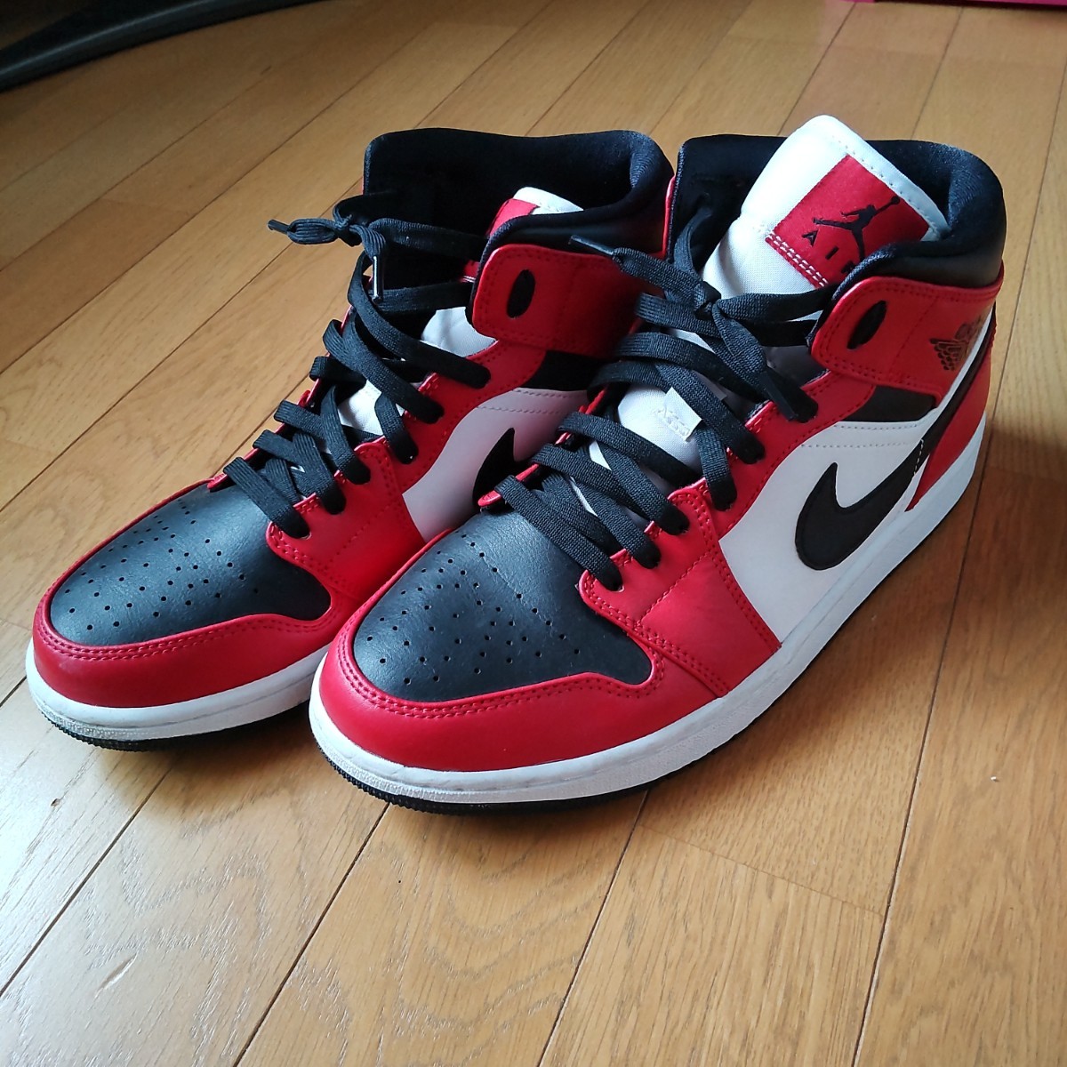NIKE AIR JORDAN 1 MID CHICAGO BLACK TOE ナイキ エアジョーダン1